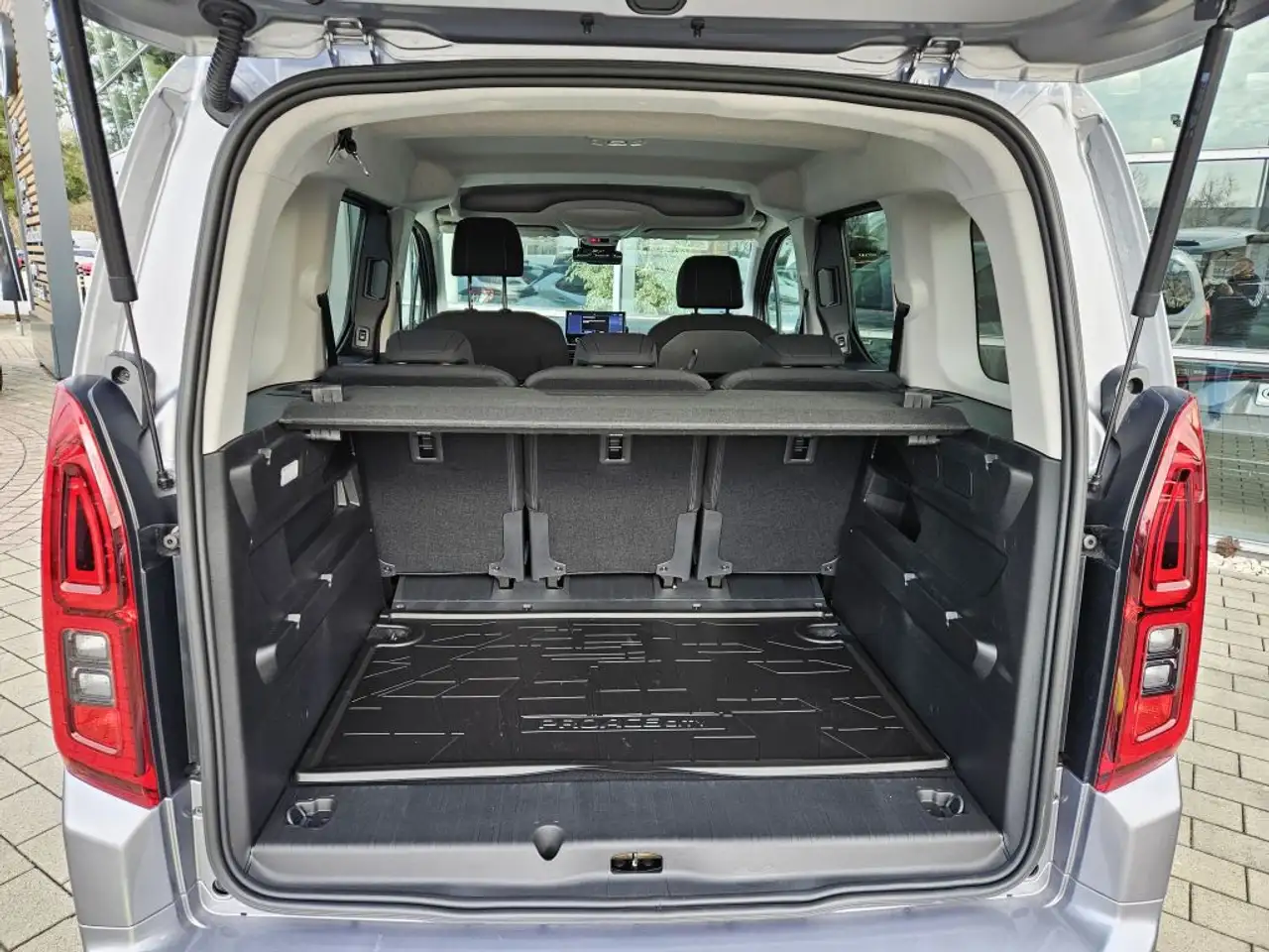 Toyota Proace 9
