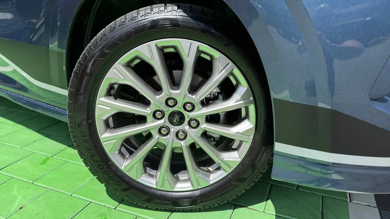 Ford Tourneo 5