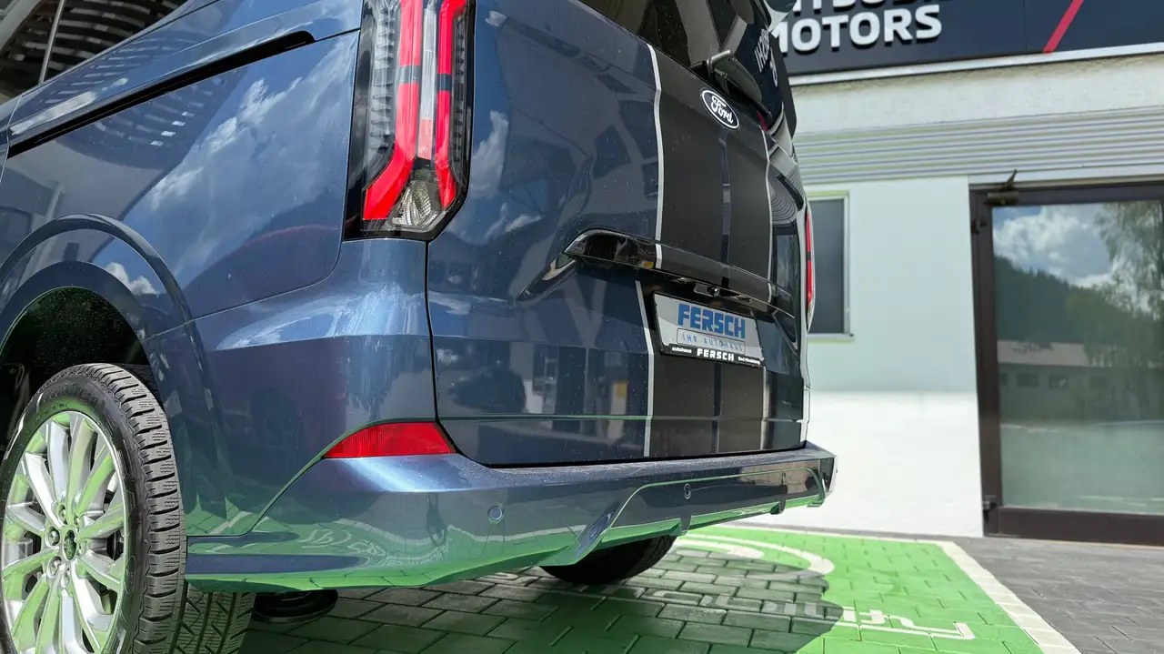 Ford Tourneo 10
