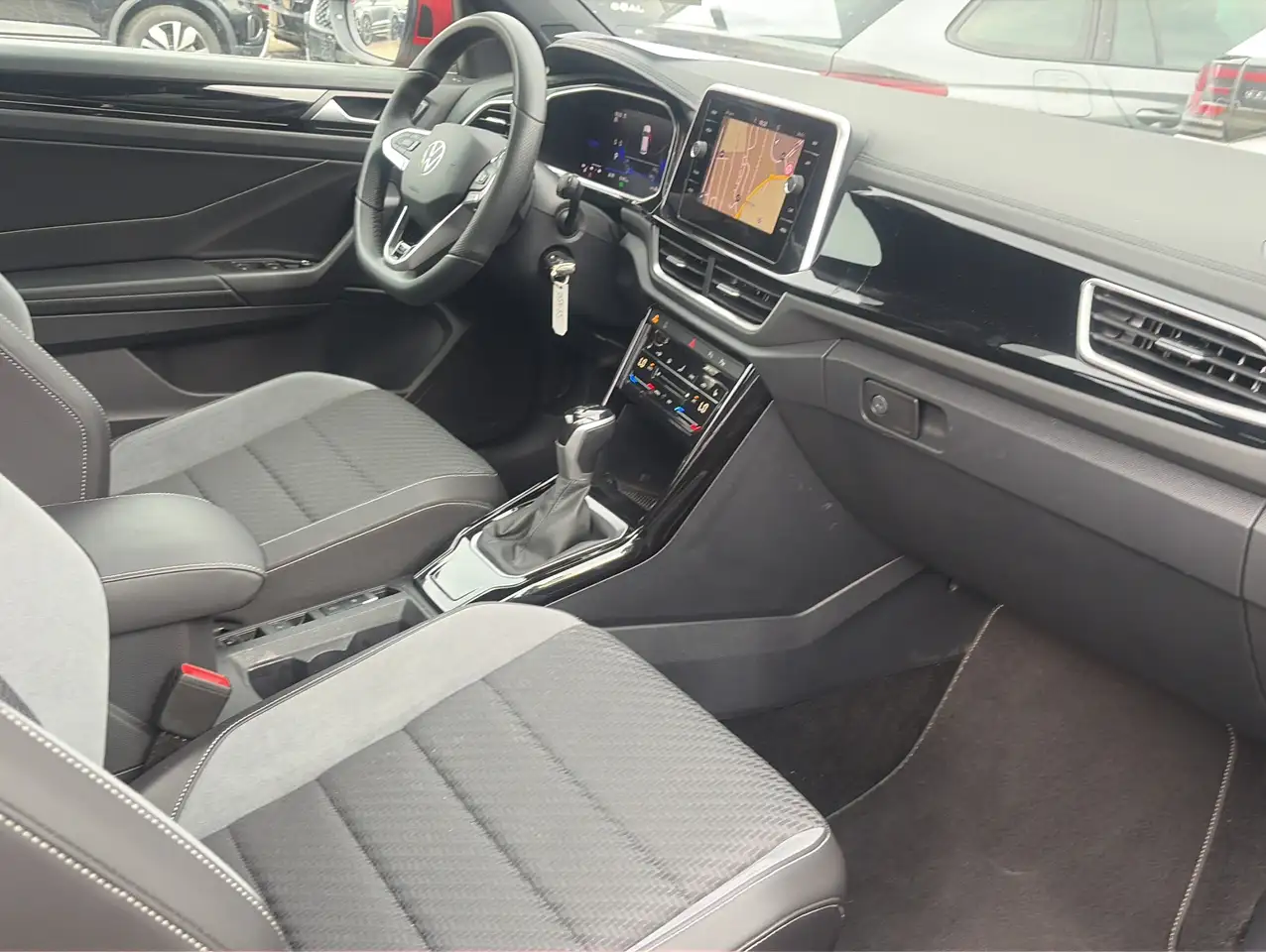 Volkswagen T-Roc 8