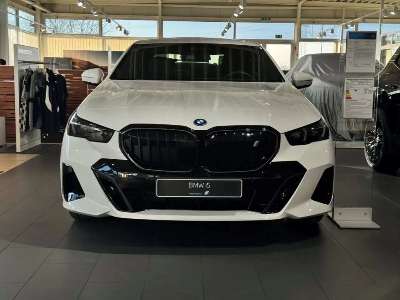 BMW i5 2