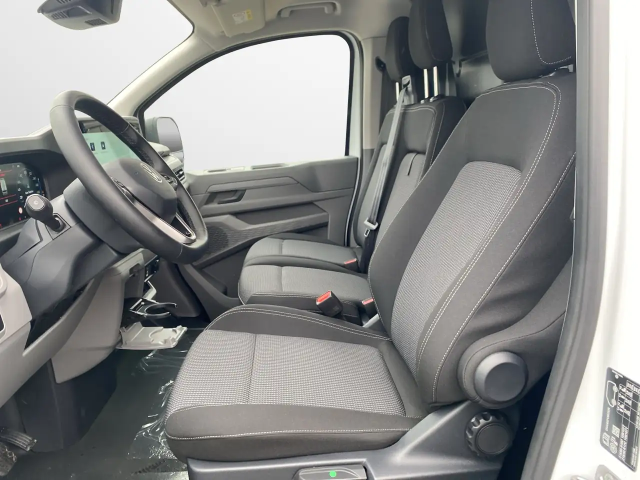 Volkswagen T7 Transporter 12
