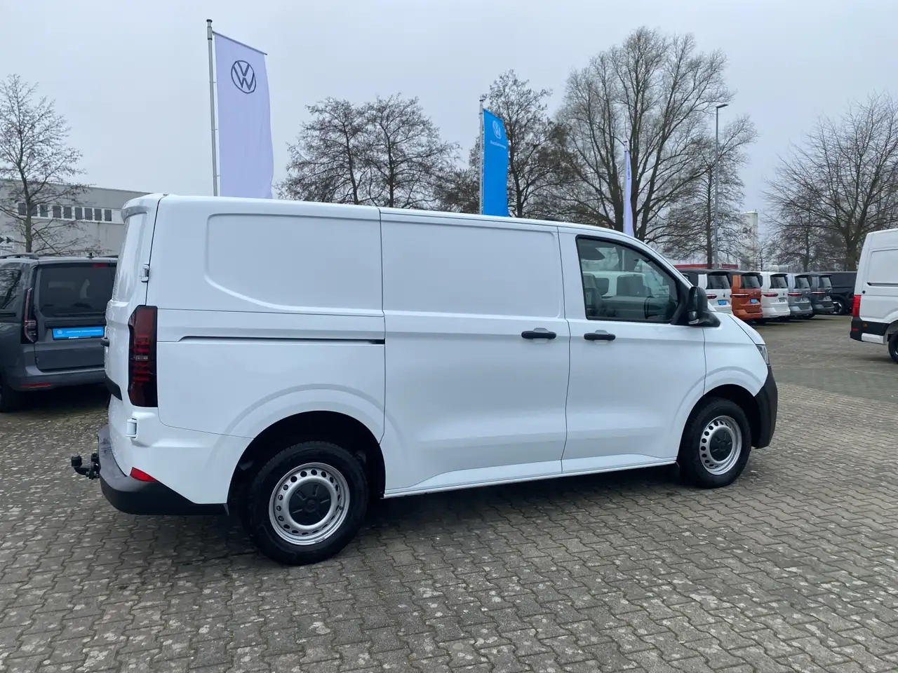 Volkswagen T7 Transporter 16