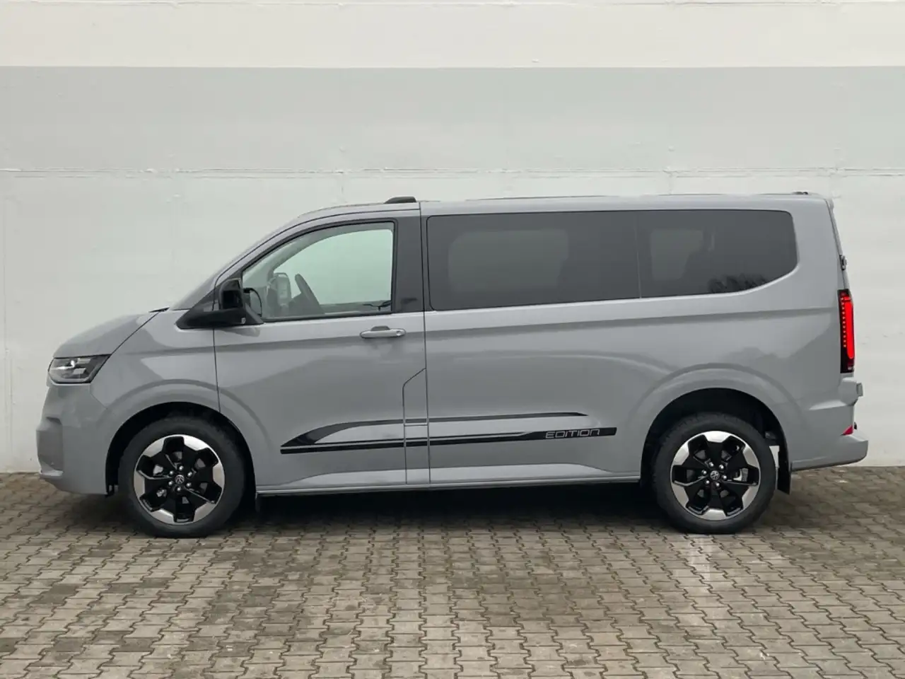 Volkswagen T7 Caravelle 4