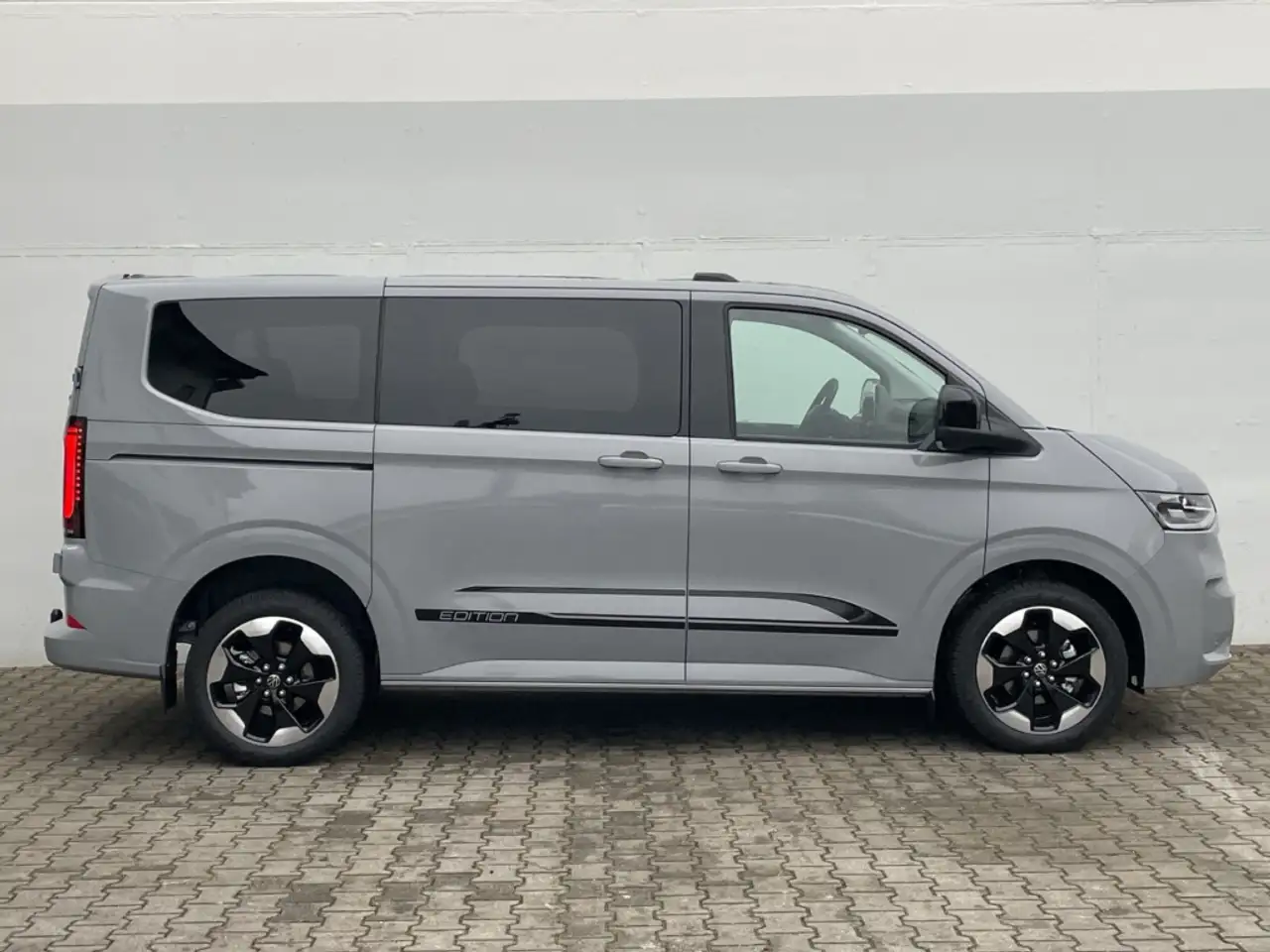 Volkswagen T7 Caravelle 5