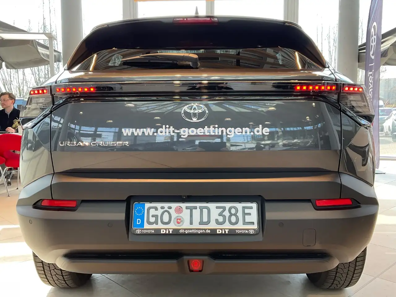Toyota Urban 8