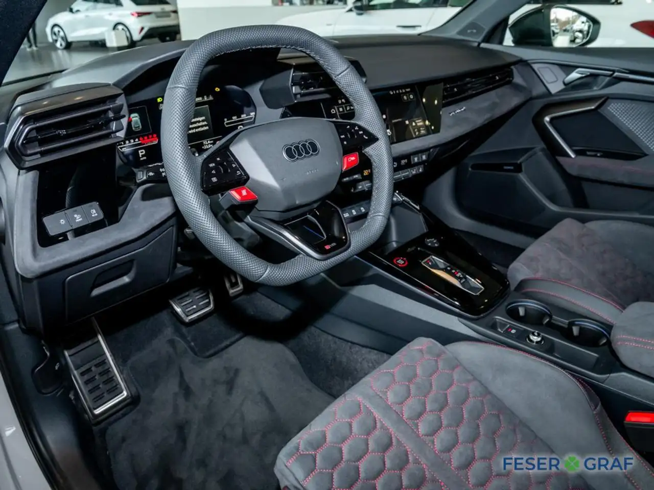 Audi RS3 4