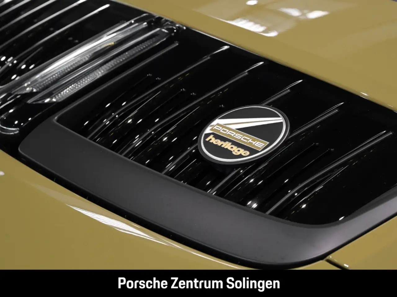 Porsche 992 911 11