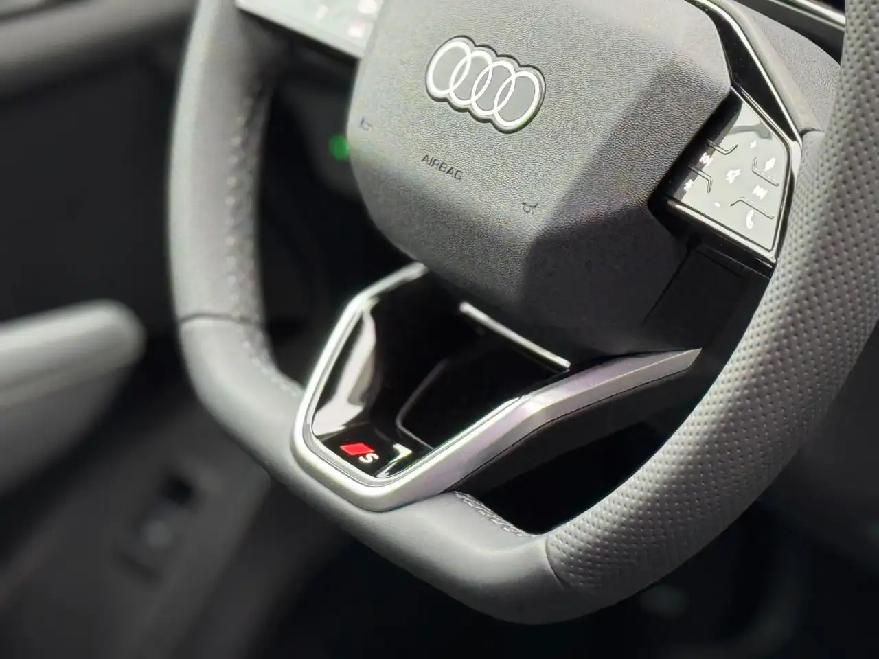 Audi Q3 10