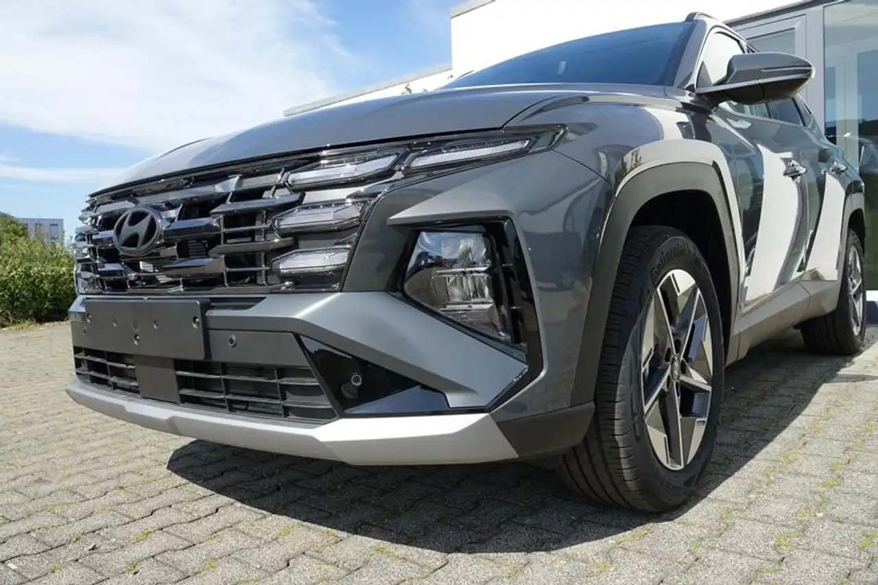 Hyundai TUCSON 4