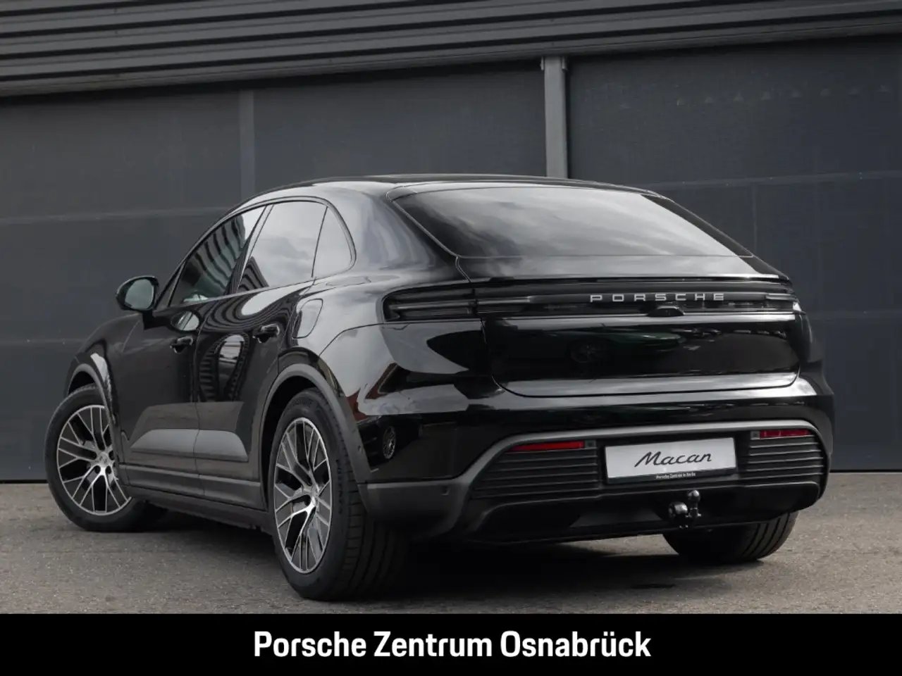Porsche Macan 4 3