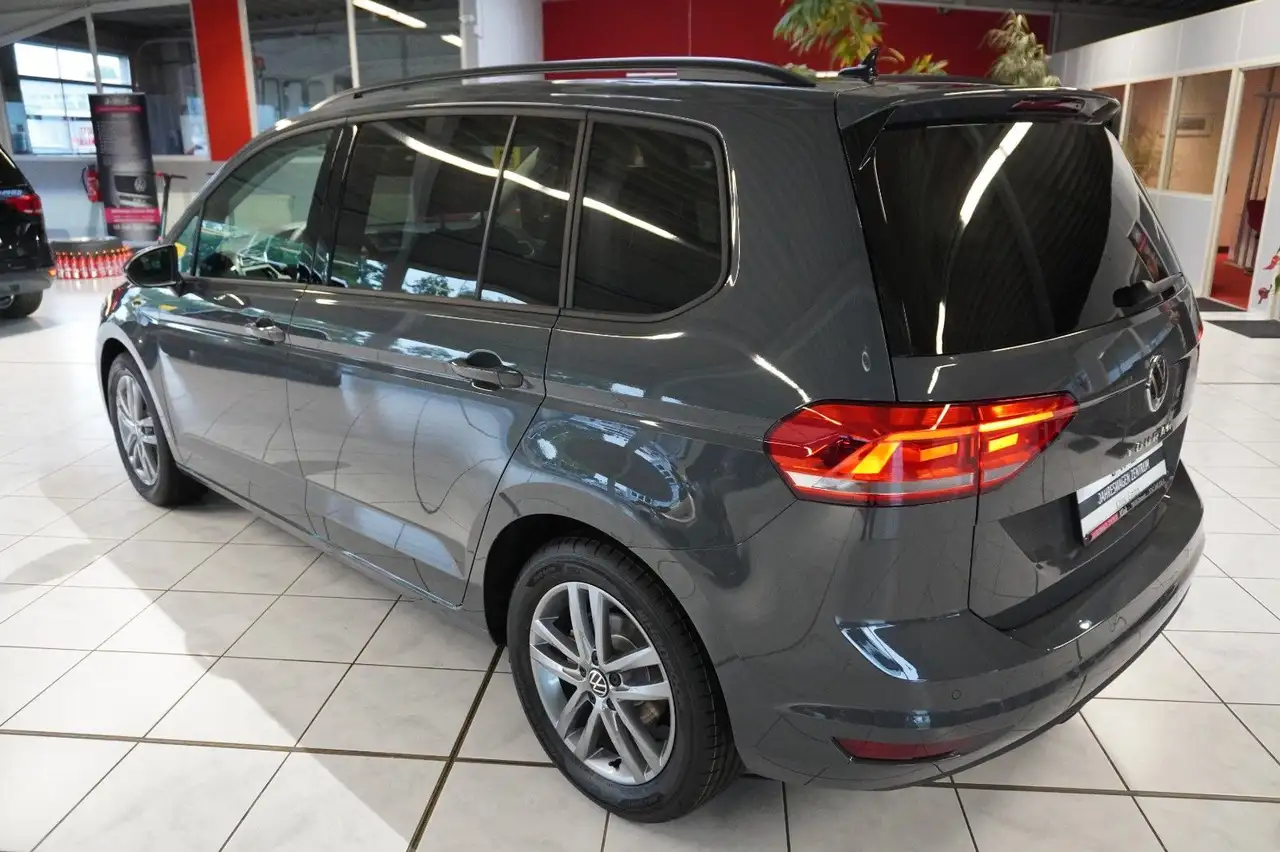 Volkswagen Touran 4