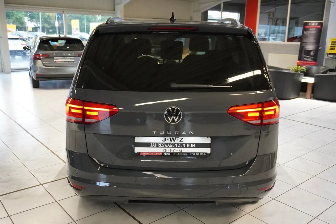 Volkswagen Touran 5