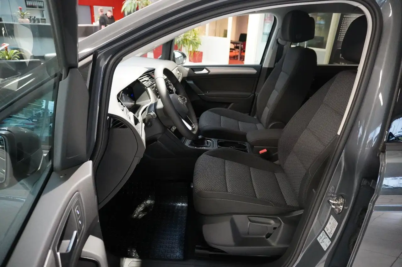 Volkswagen Touran 7