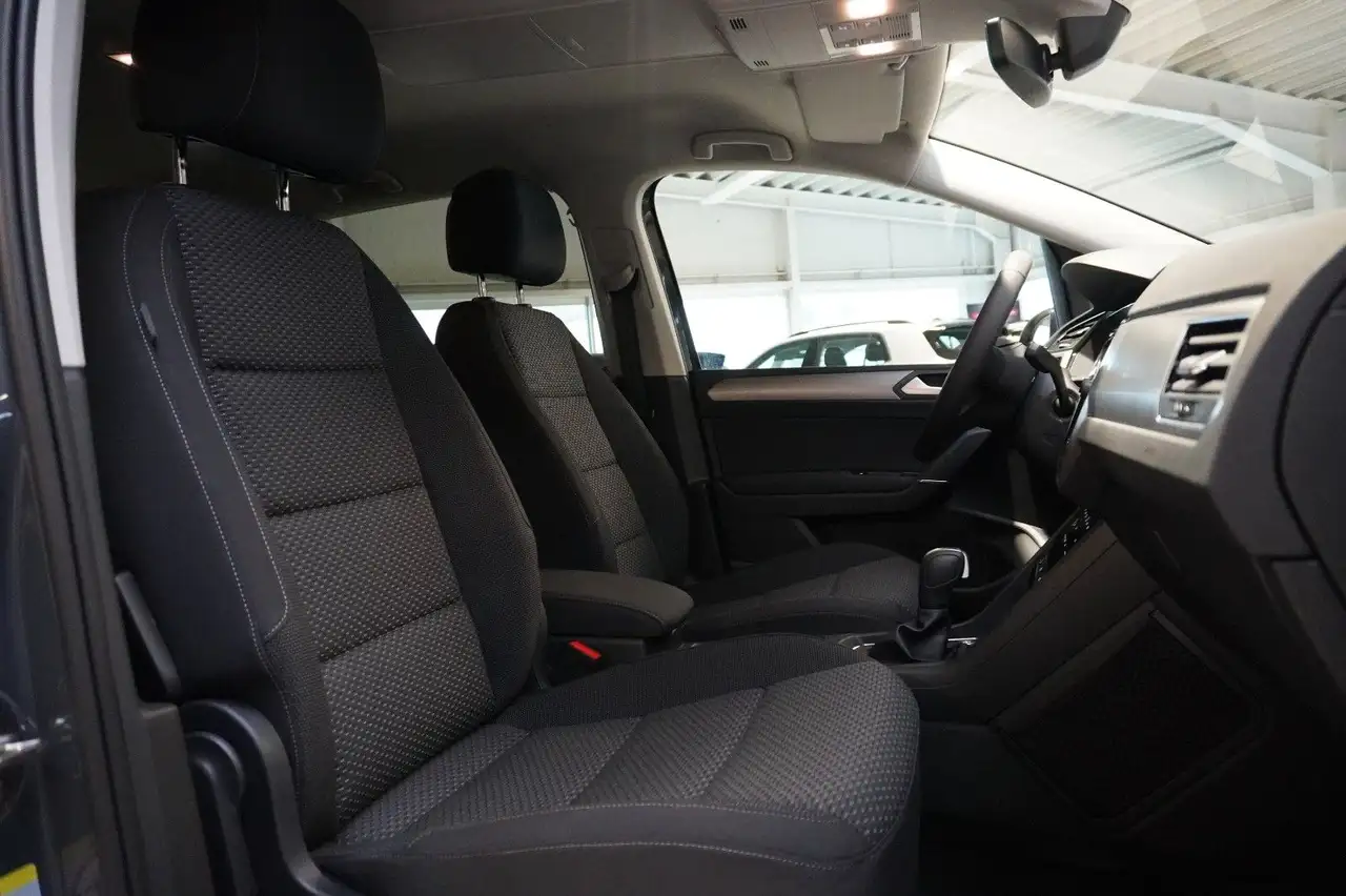 Volkswagen Touran 8