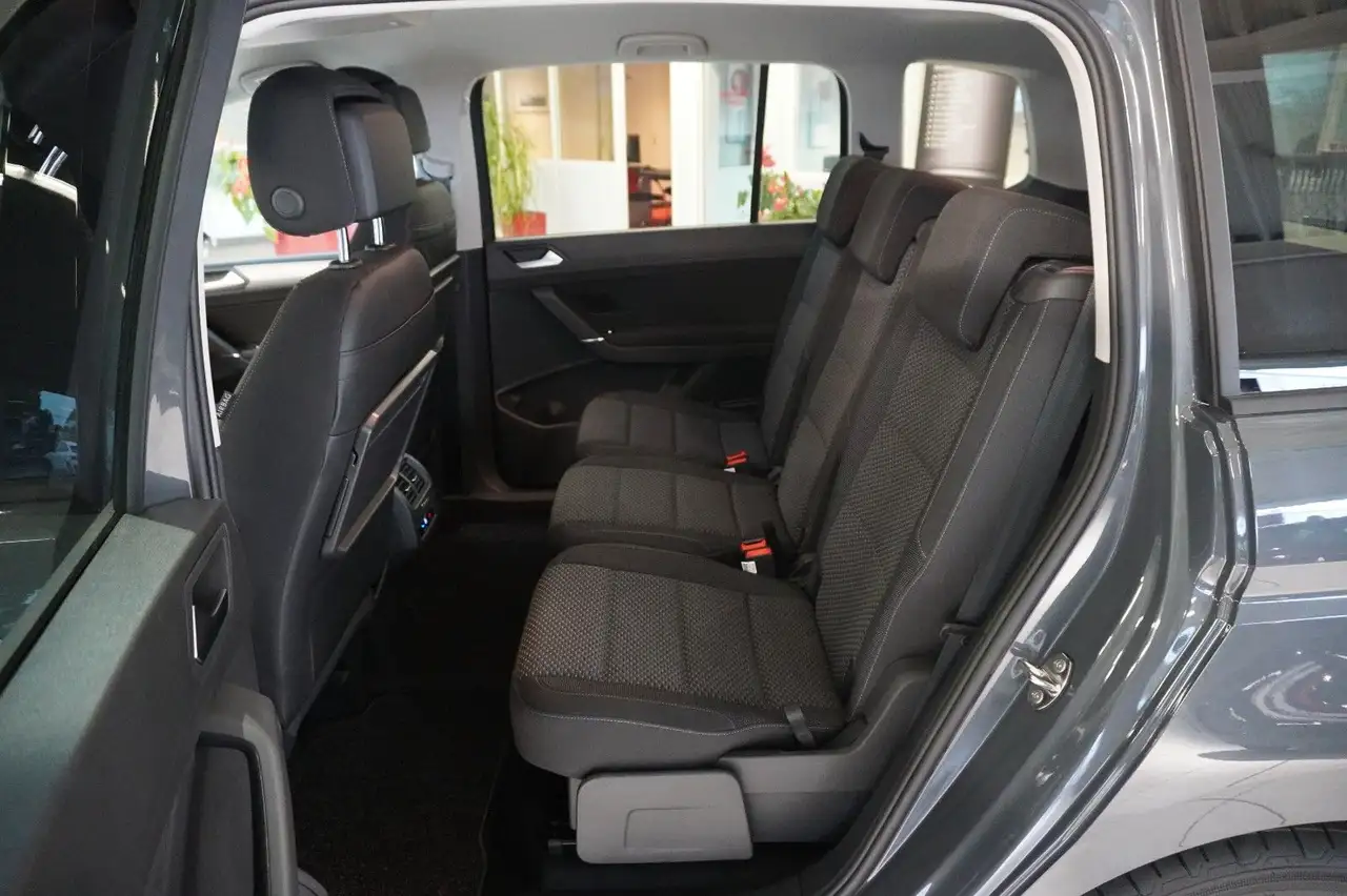 Volkswagen Touran 9