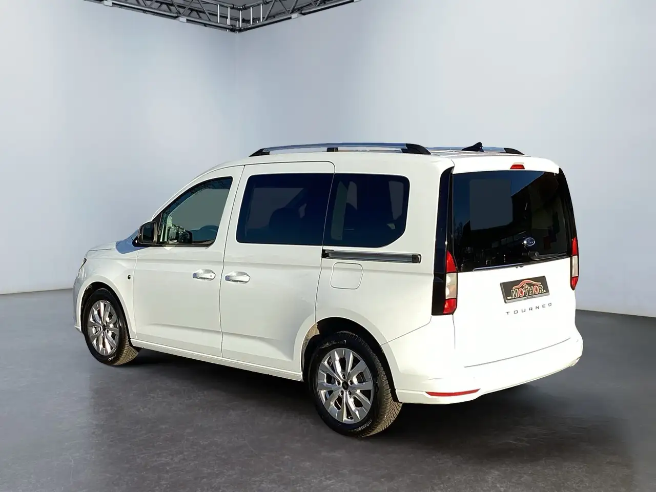 Ford Tourneo 4