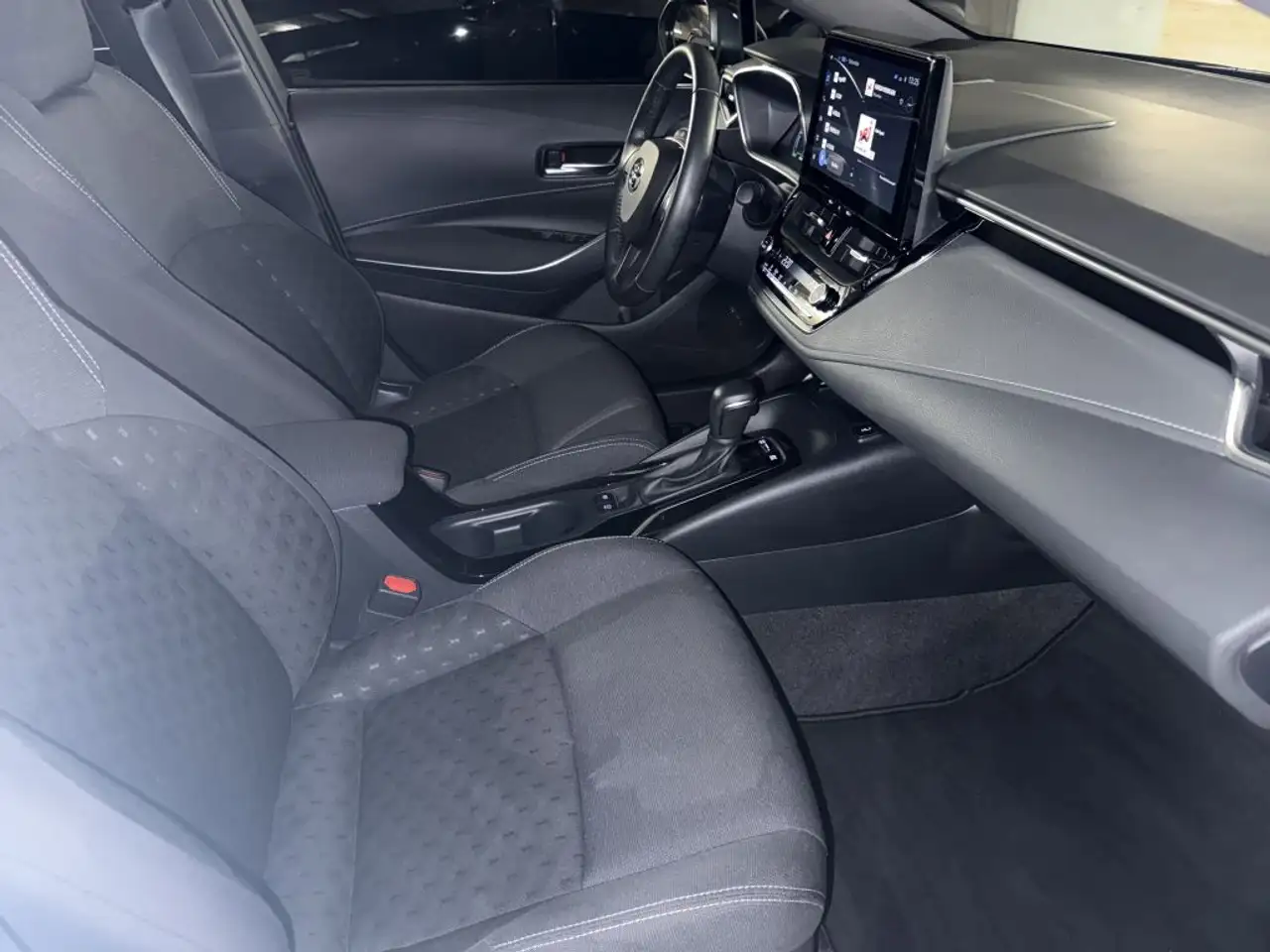 Toyota Corolla 9