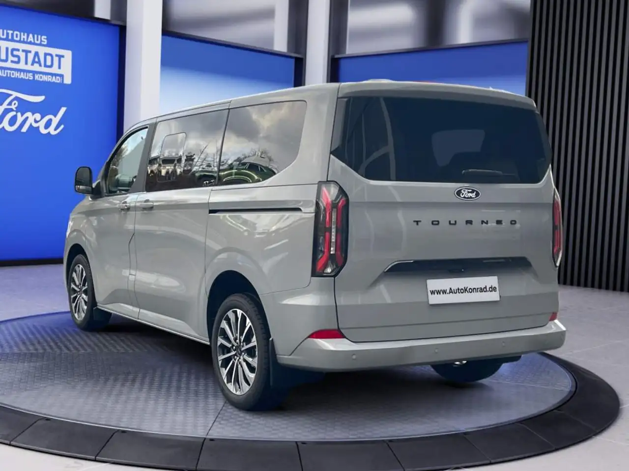 Ford Tourneo 4