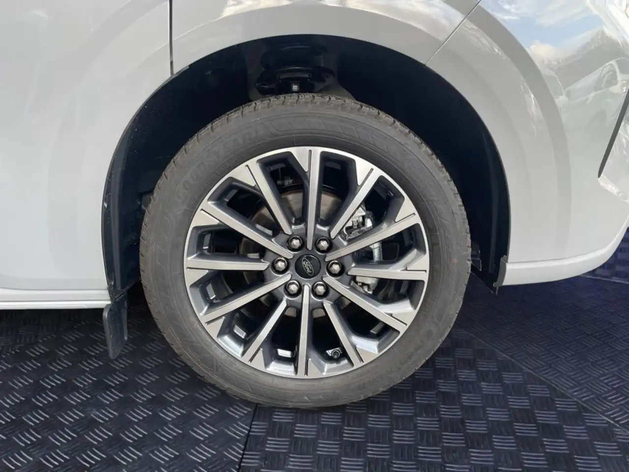 Ford Tourneo 16