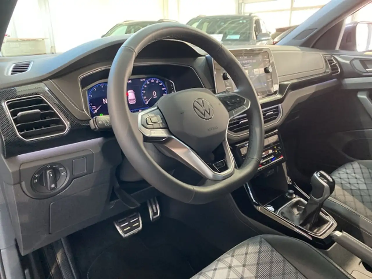 Volkswagen T-Cross 8
