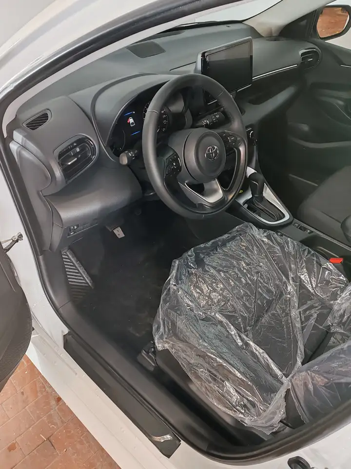 Toyota Yaris 8