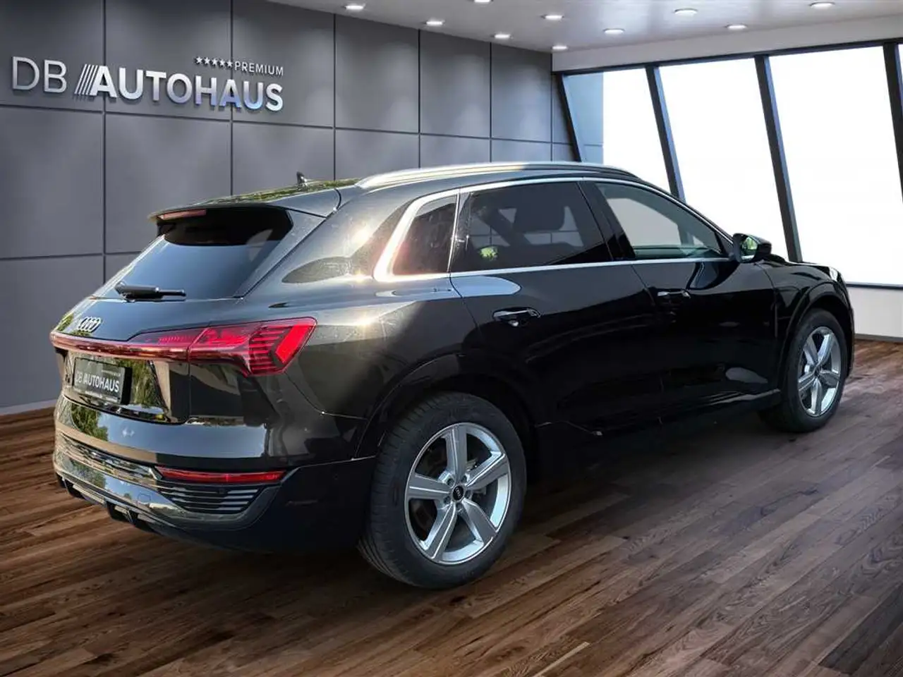 Audi Q8 4