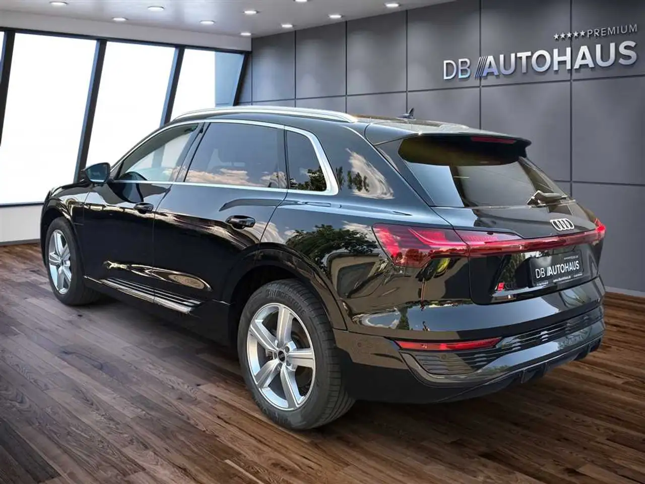 Audi Q8 6
