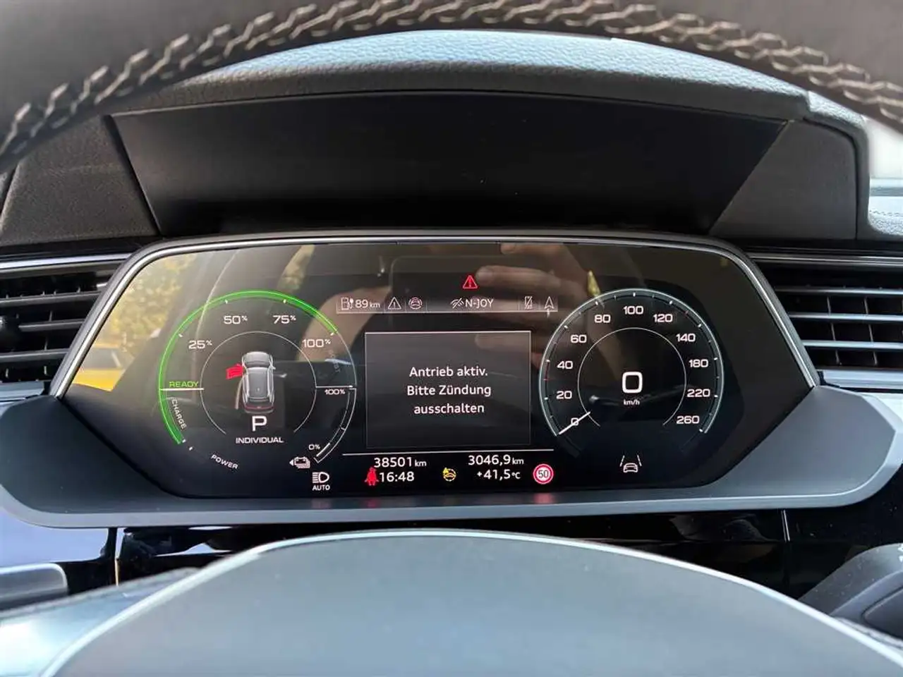 Audi Q8 10