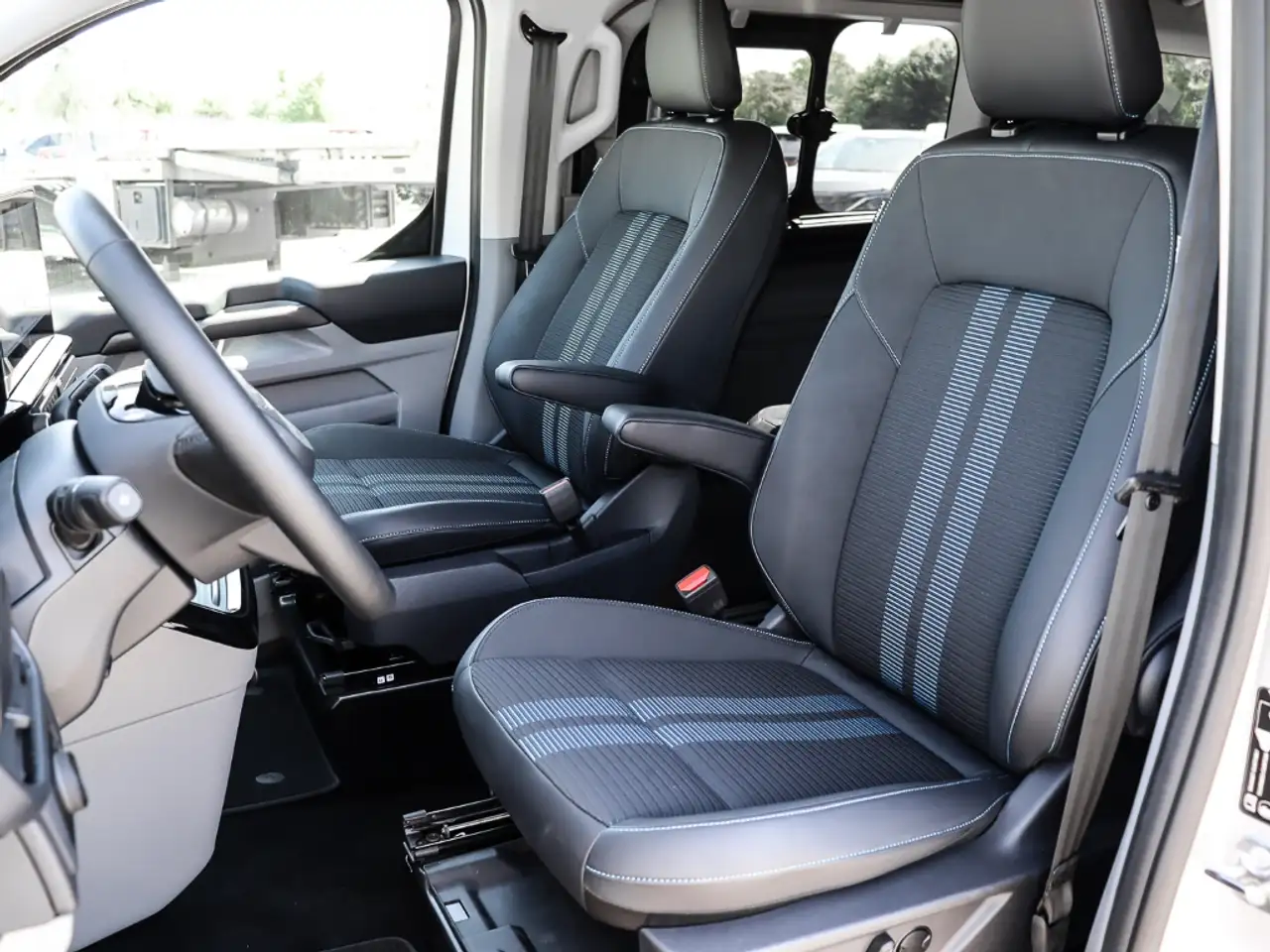 Ford Tourneo 8