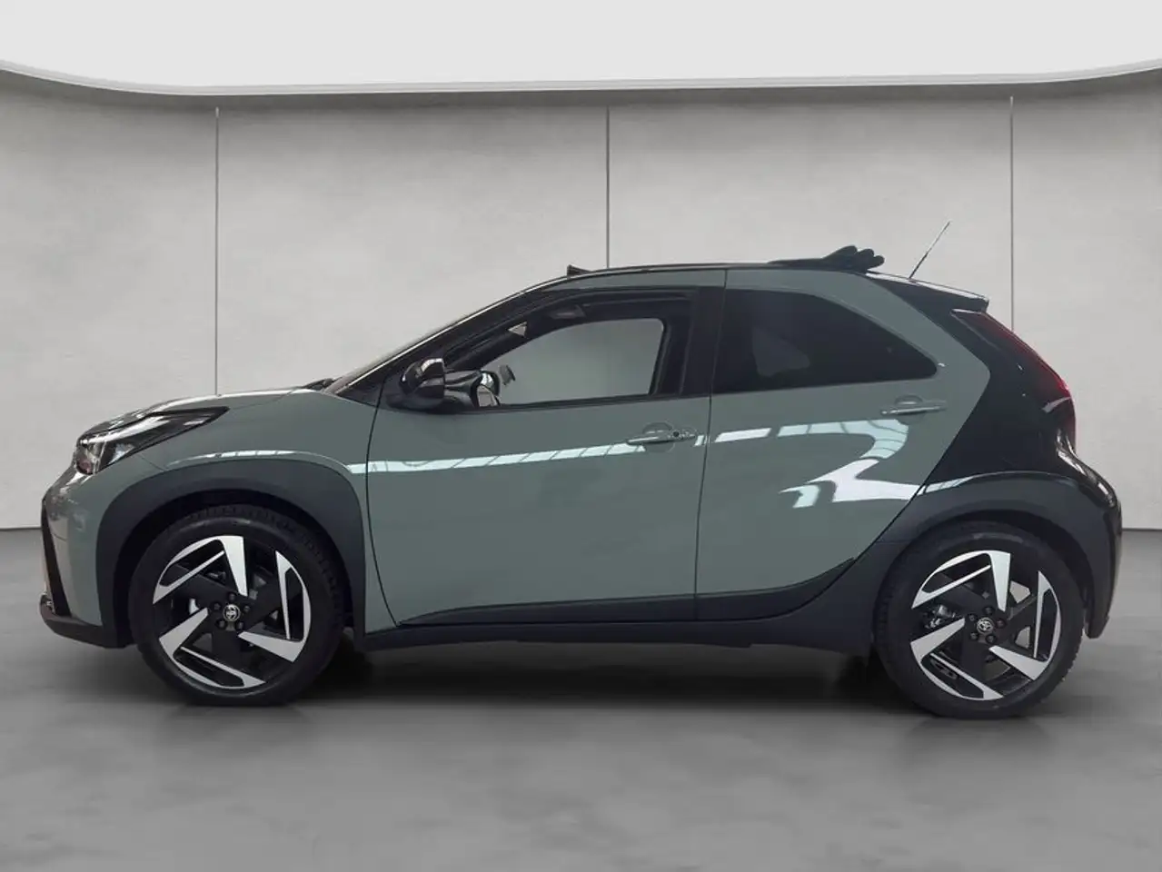 Toyota Aygo X 2