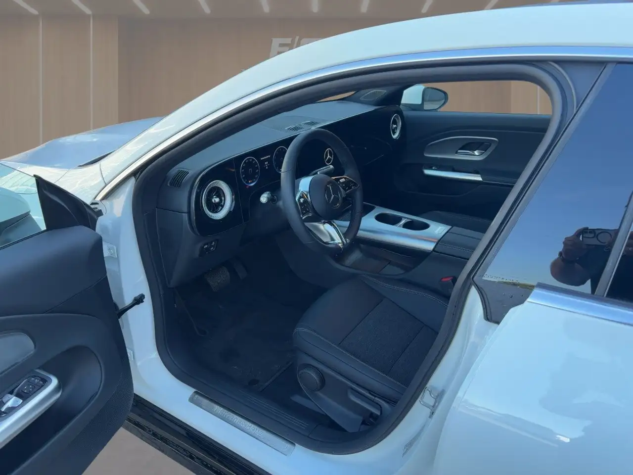 Mercedes-Benz CLA 180 6