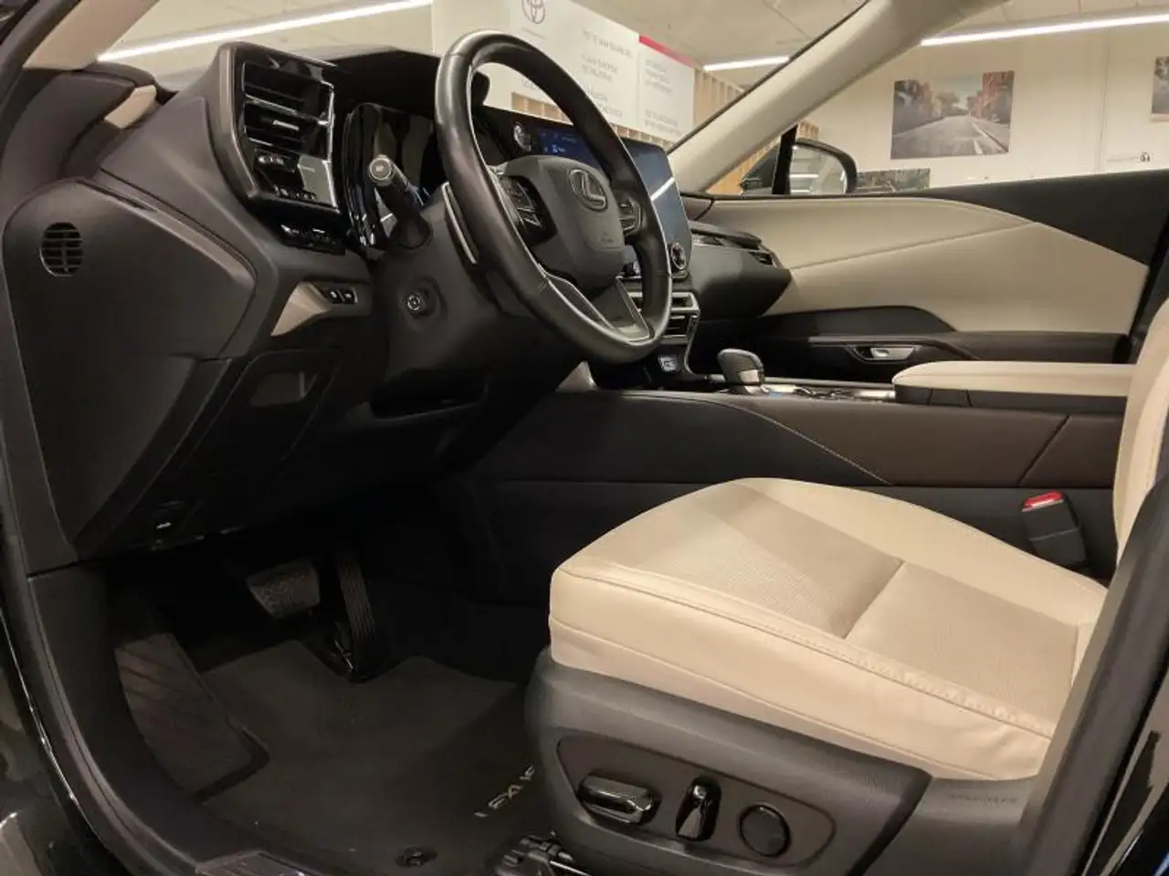 Lexus RX 8