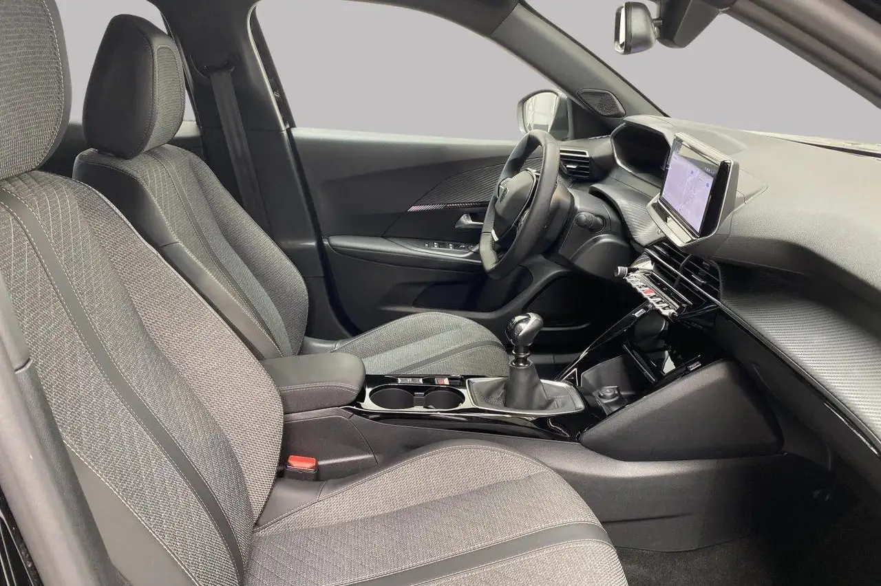 Peugeot 2008 8