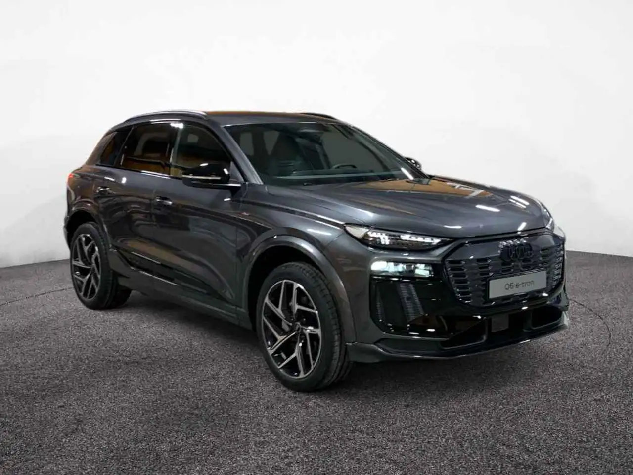 Audi Q6 3