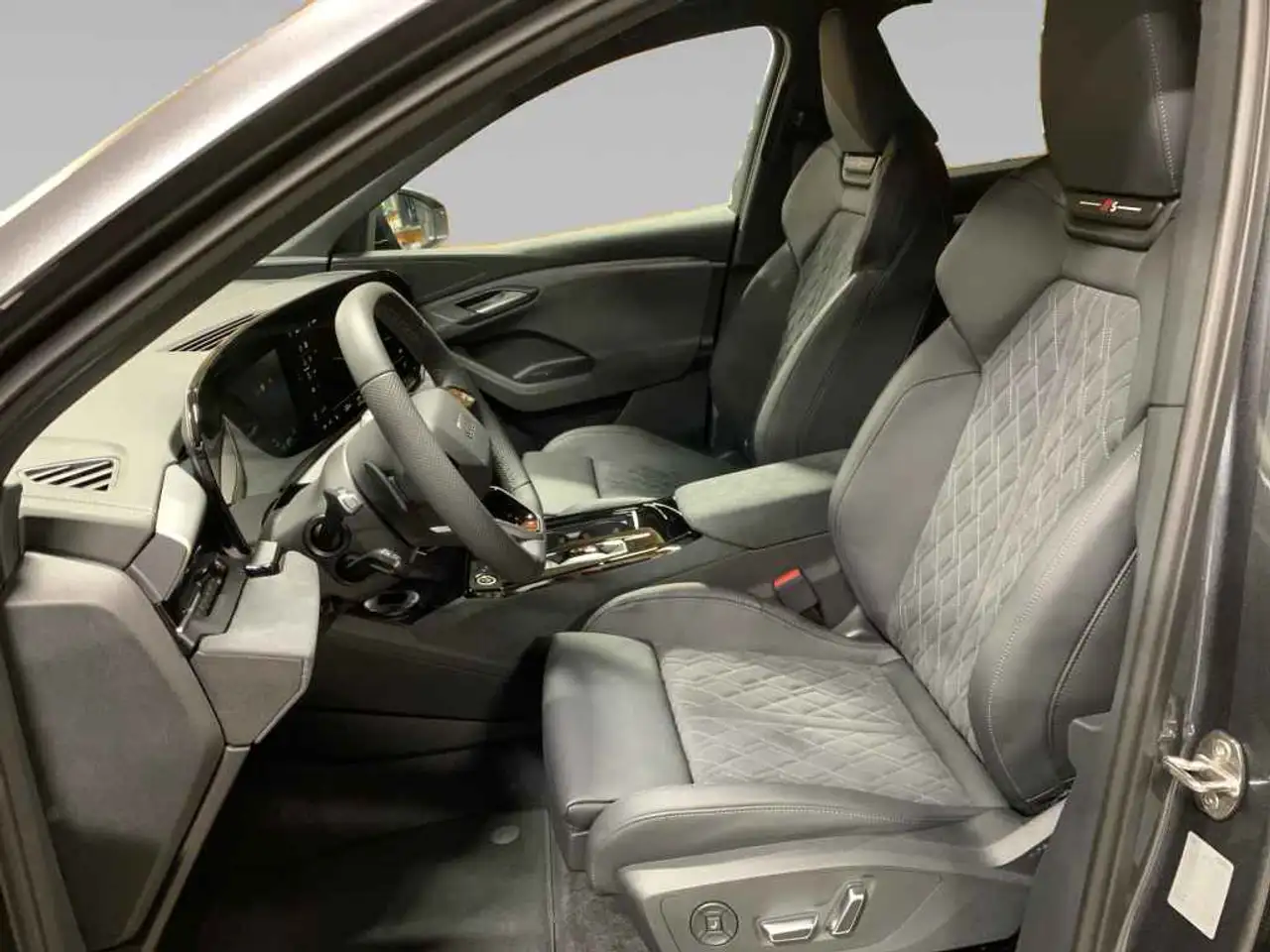 Audi Q6 9