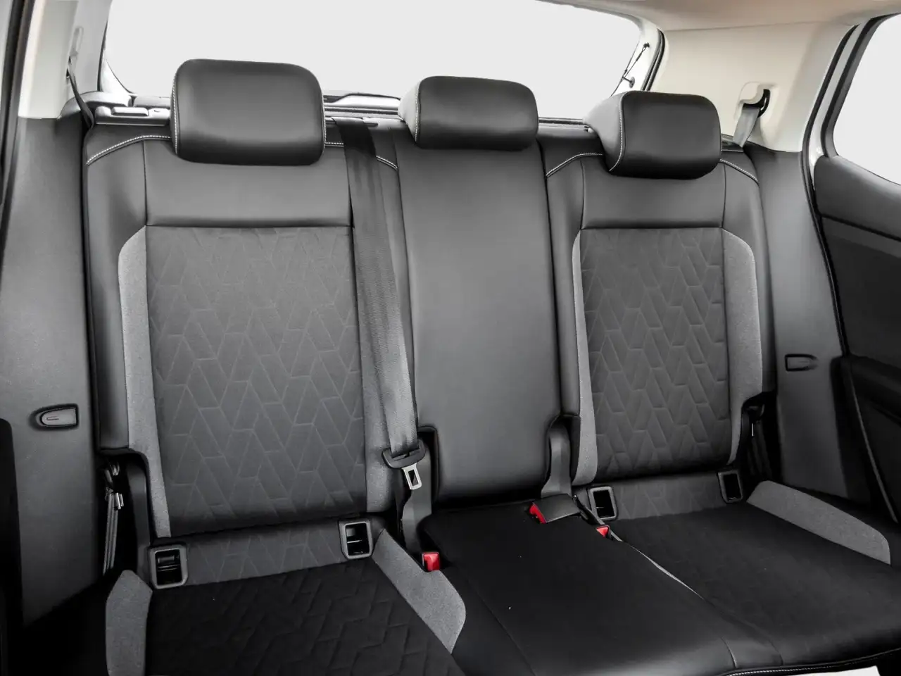 Volkswagen T-Cross 4