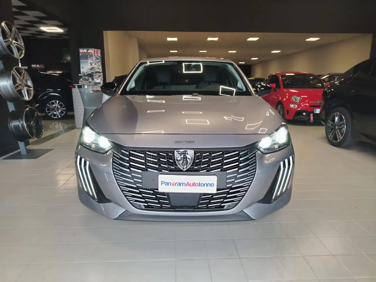 Peugeot 208