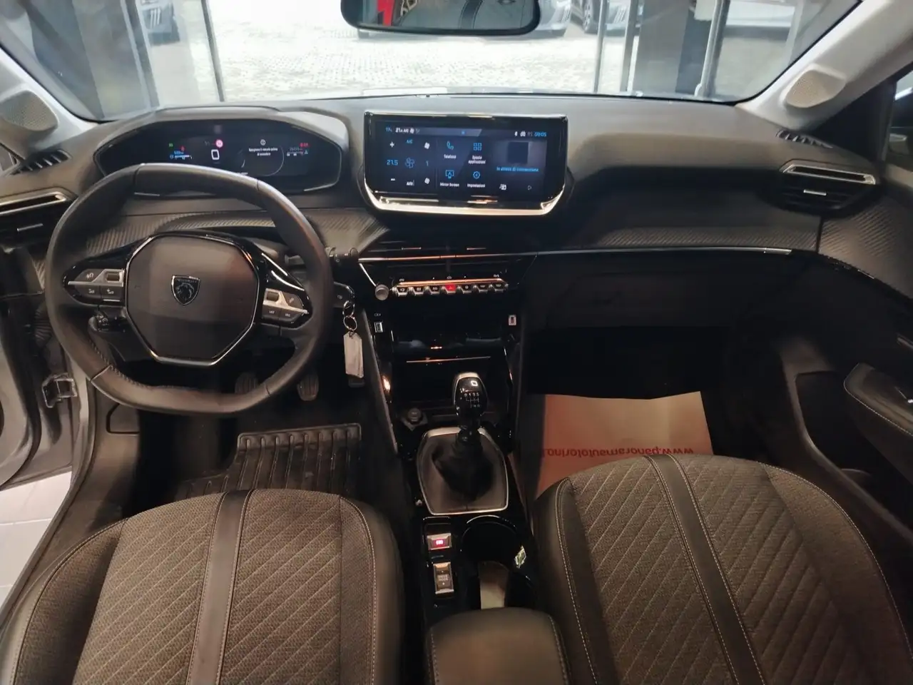 Peugeot 208 9