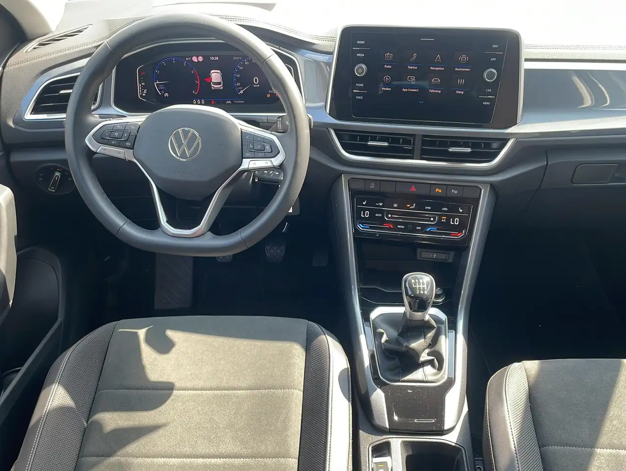 Volkswagen T-Roc 11