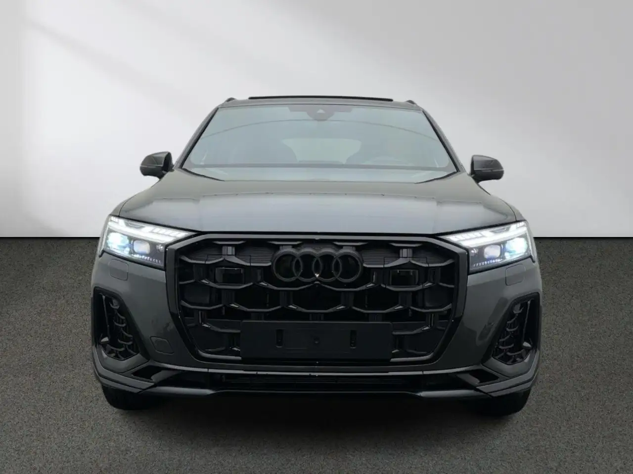 Audi Q7 4