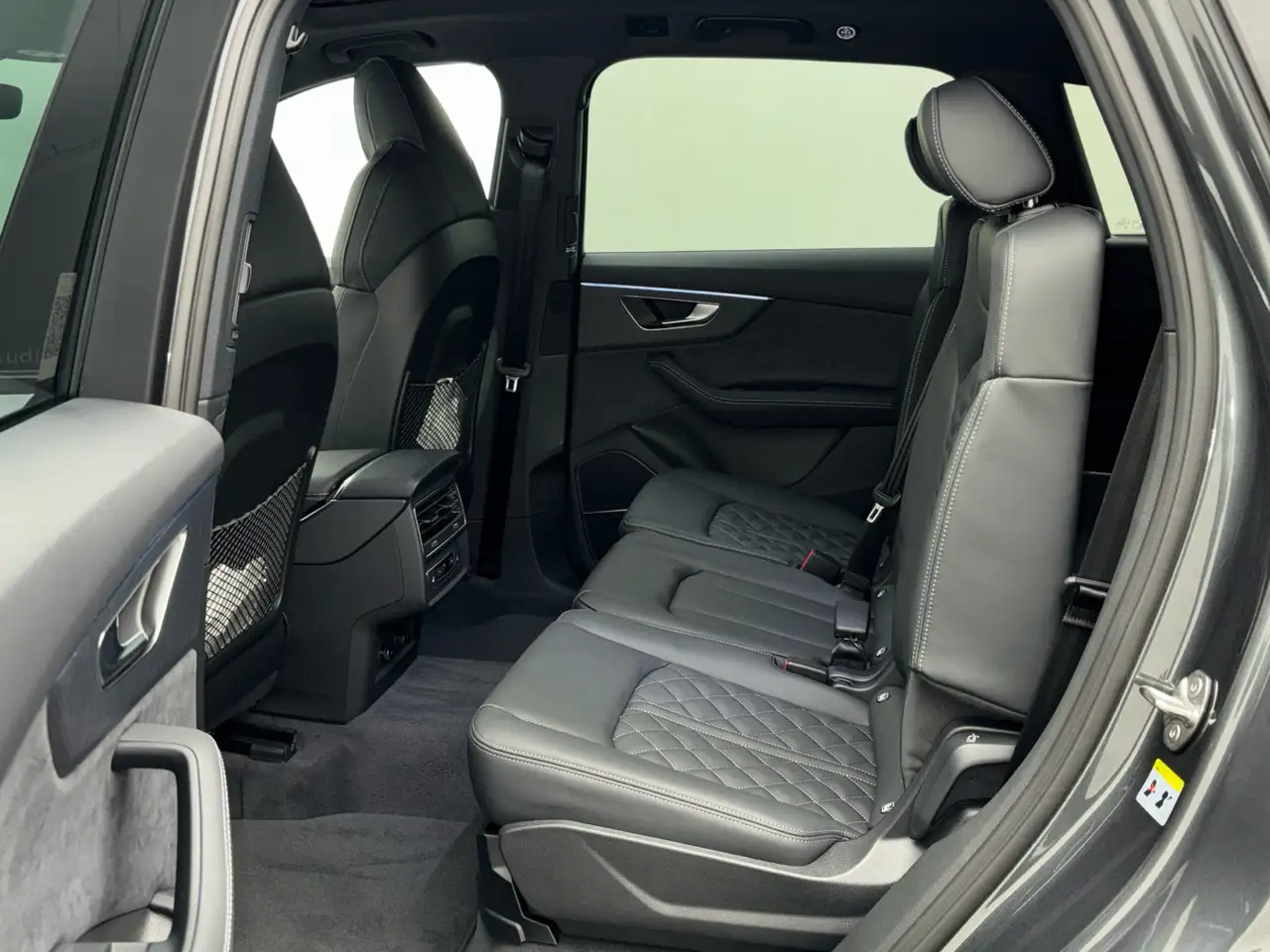 Audi Q7 11
