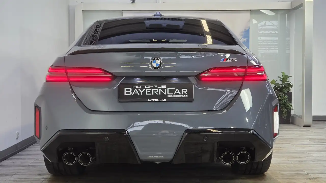BMW M5 6
