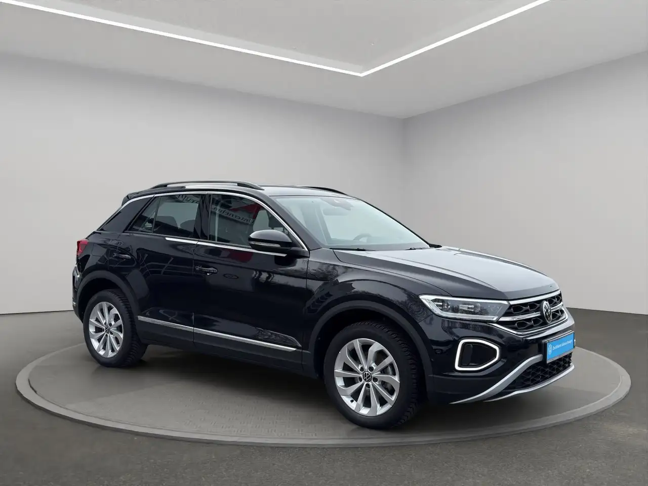 Volkswagen T-Roc 3