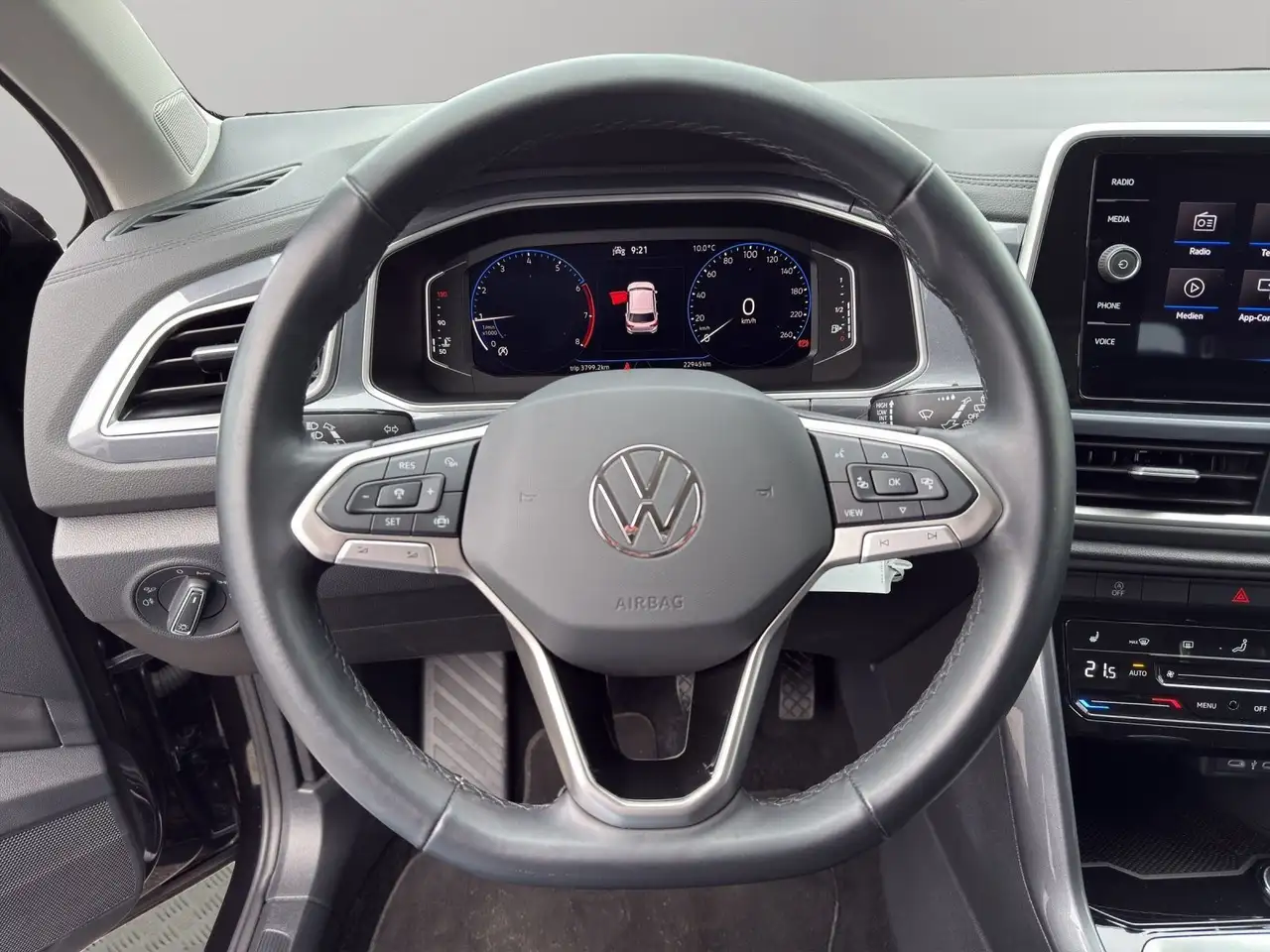 Volkswagen T-Roc 10