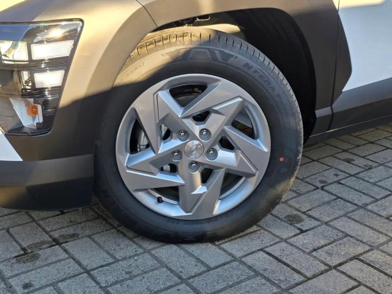 Hyundai KONA 5