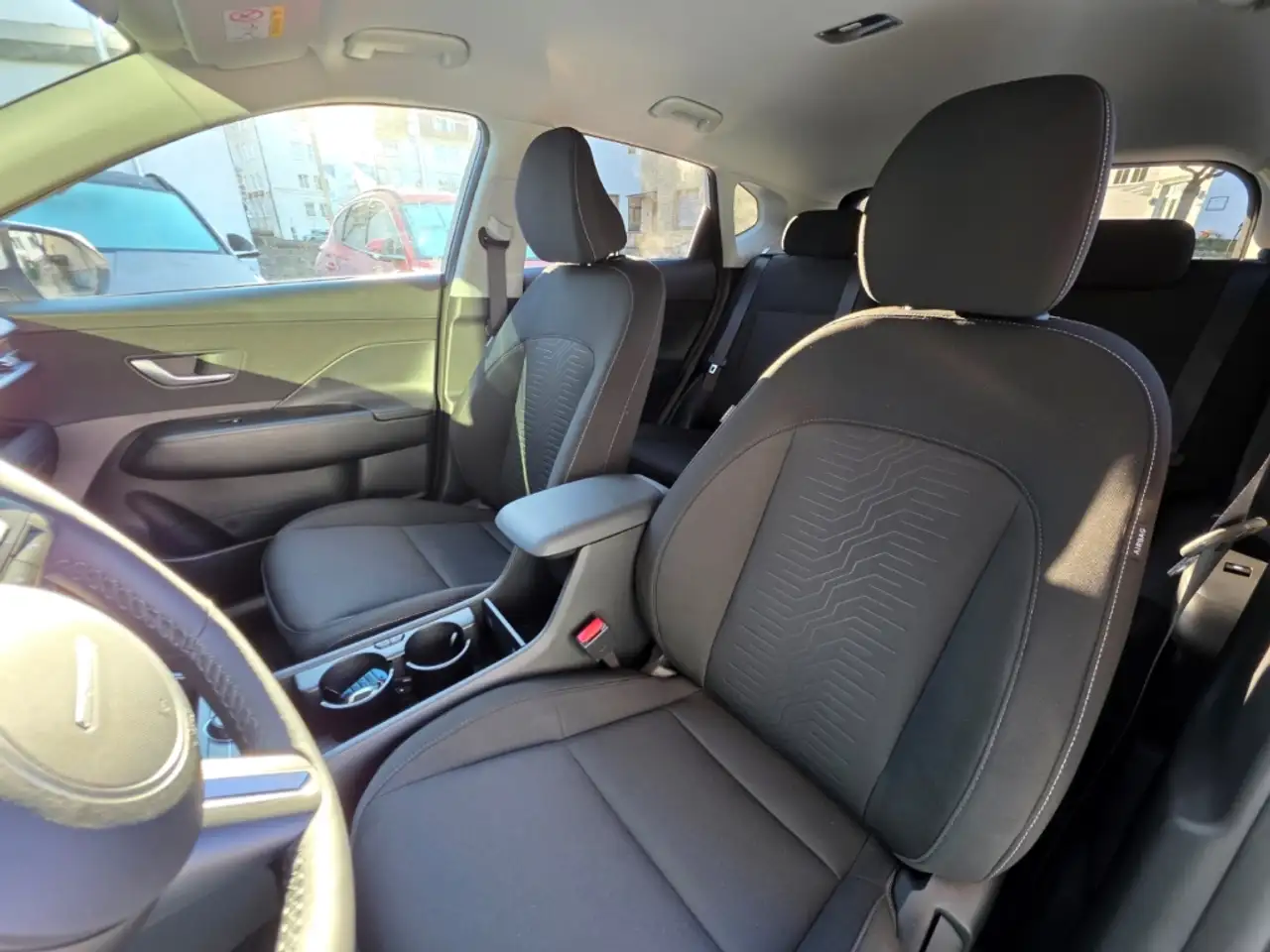 Hyundai KONA 11