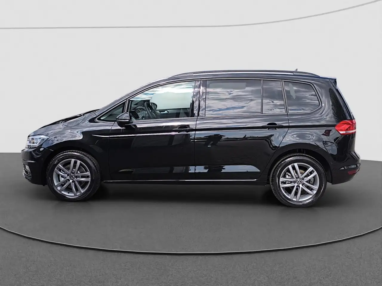 Volkswagen Touran 7