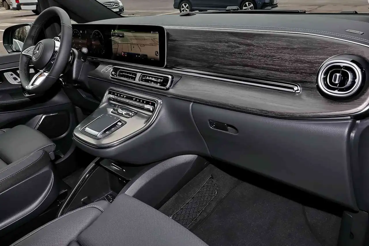 Mercedes-Benz V 300 8