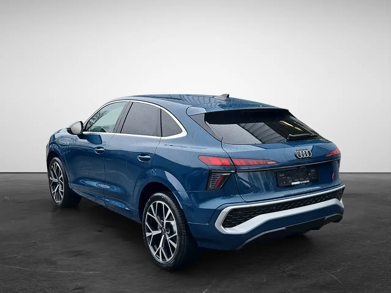 Audi Q3 4